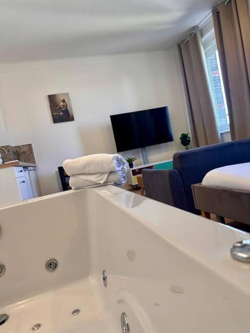 Britich 3D: Suite Spa Prive, Clim, Thermal/Artem Νανσύ Εξωτερικό φωτογραφία