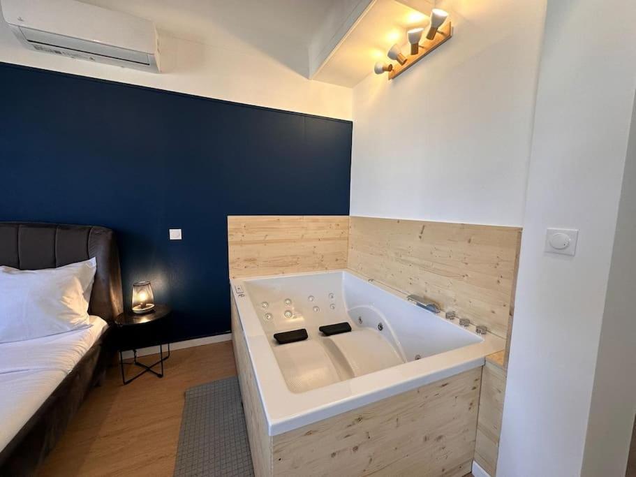 Britich 3D: Suite Spa Prive, Clim, Thermal/Artem Νανσύ Εξωτερικό φωτογραφία